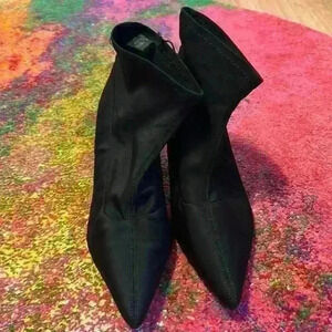 Predictions sock like heels